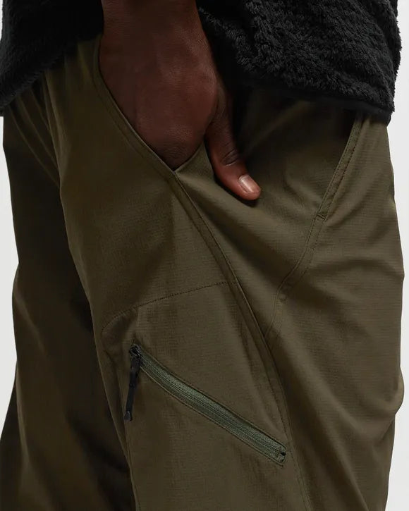 Goldwin - One Tuck Tapered Stretch Pants - Pants - thegoodlife.