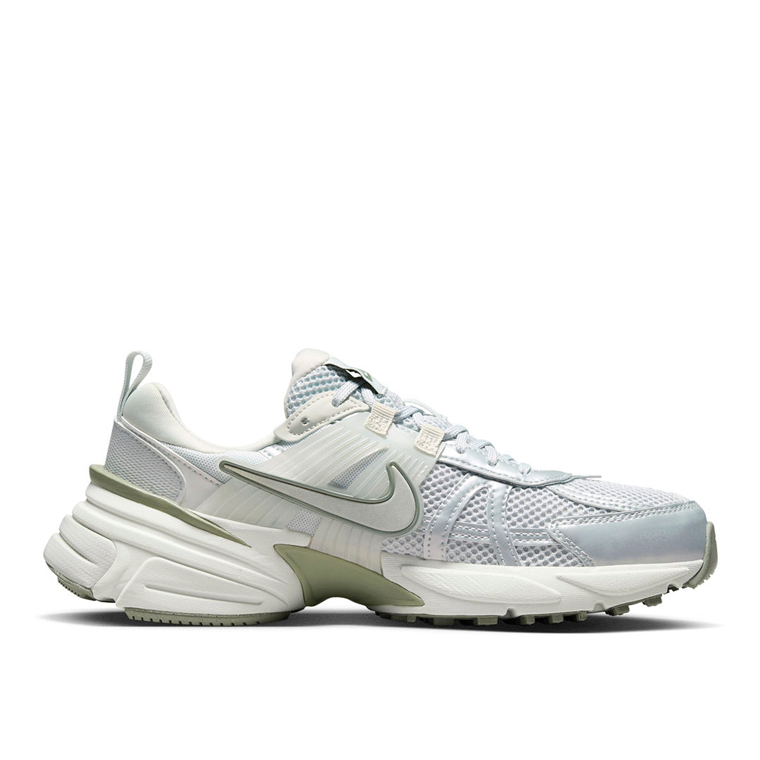 Nike - V2K Run Women's - Sneakers - thegoodlife.